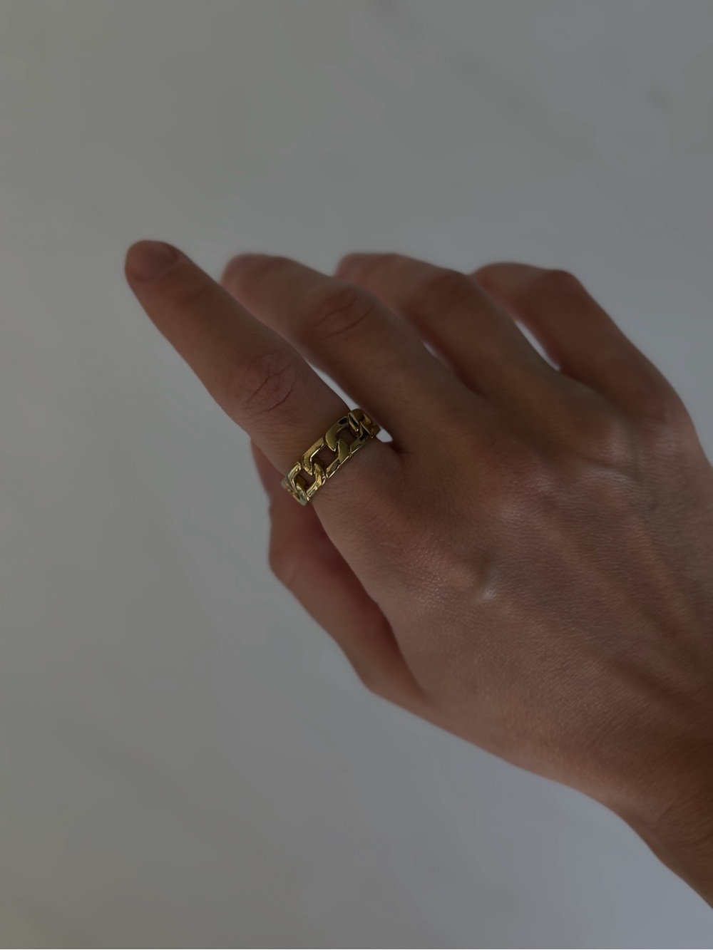 Gold Chain-Link Women's Ring - Elegant Statement Band